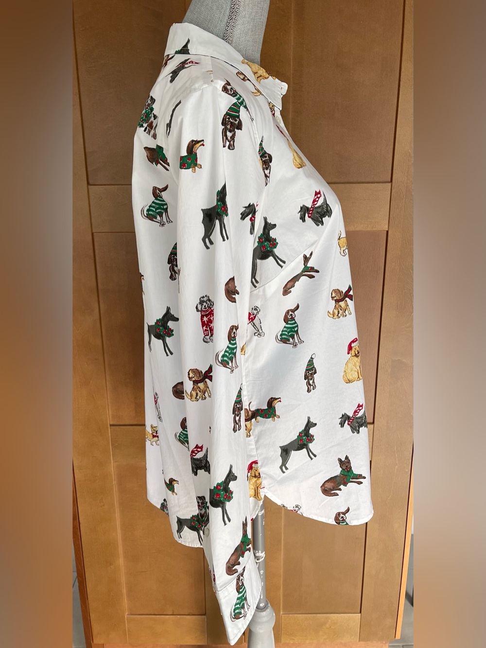 Talbots White Cotton Festive Button-Front Shirt "Dogs of Christmas" Print, Large - Picture 5 of 13